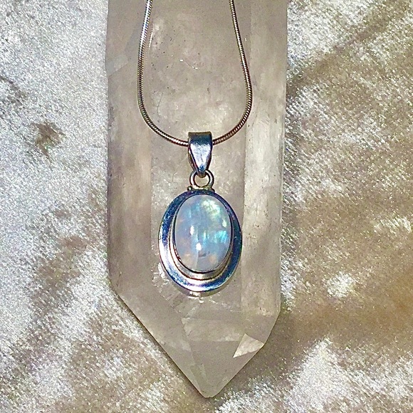 Gorgeous Moonstone 925 Sterling Silver Necklace - Picture 5 of 16